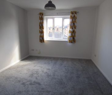 1 Bed Flat - Photo 3