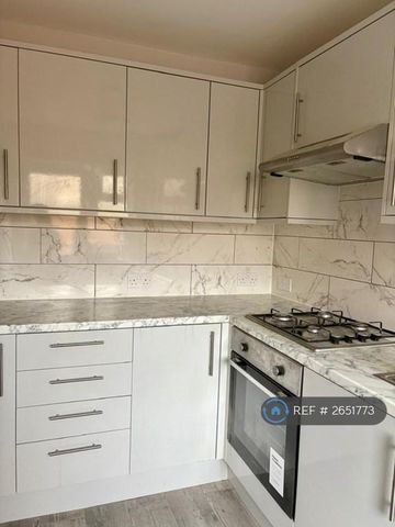 2 bedroom maisonette to rent - Photo 3