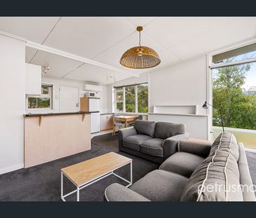 Low Maintenance Two Bedroom Unit - Photo 4