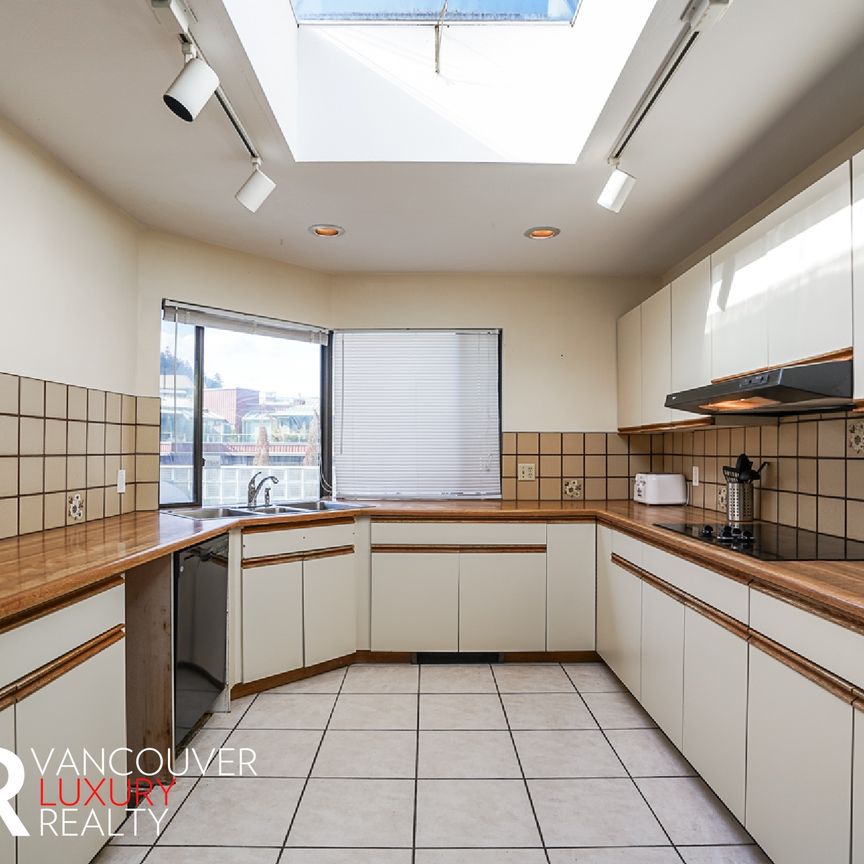 None in West Vancouver, BC - Photo 1