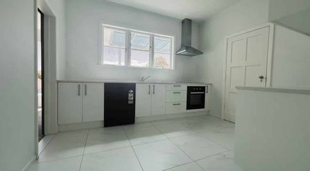 Mt Roskill Grammar School Zone – Modern 2-Bedroom Home in Mount Roskill - Photo 3
