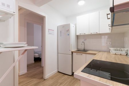 Exterior room on Calle Paseo de Moreras - Photo 4