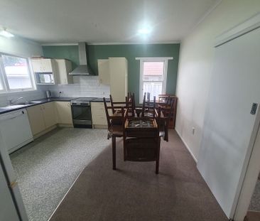 Tidy two bedroom unit - semi furnished - Photo 5