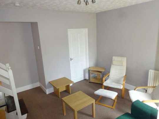 Somerset Road, SO17 - Photo 1