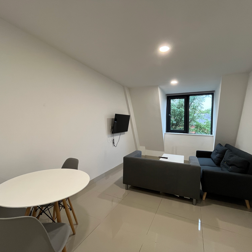 Flat 23B, Westmount, LS2 9NZ, Leeds - Photo 1