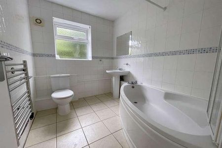 Sutton Avenue, Peacehaven, BN10 - Photo 5