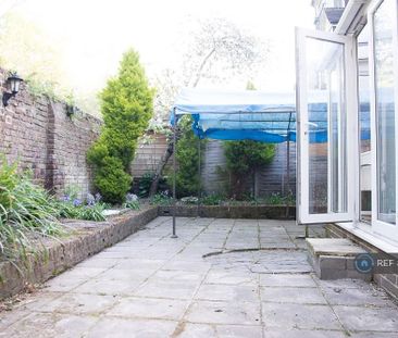 1 bedroom in a house share to rent - Photo 6