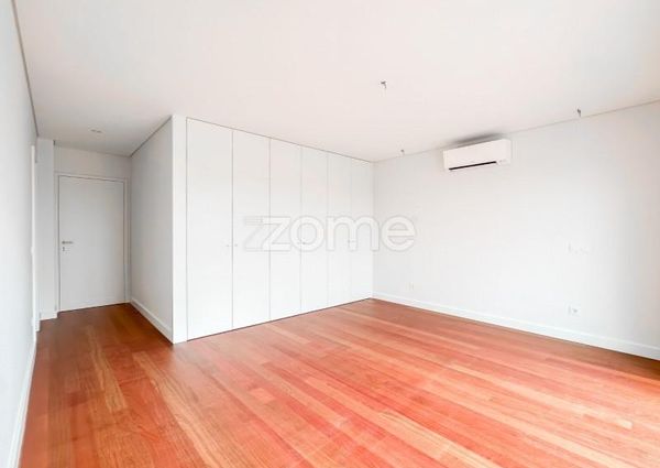 Apartamento T4 em Porto