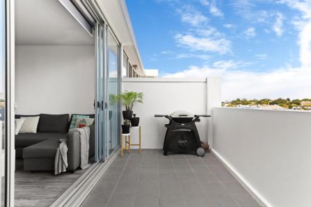 Designer Apartment for Inner-City Life - Photo 3