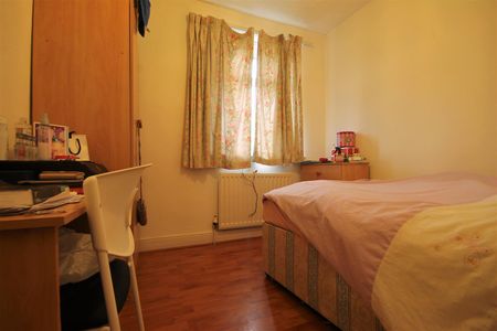 Brandon Grove, Sandyford - Photo 3