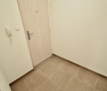 Pronájem bytuRenting an apartment 1+kk, 32 m2 - Fotografie 3