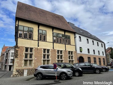 Ruim appartement met terras, rustige ligging in centrum Diest. - Photo 2