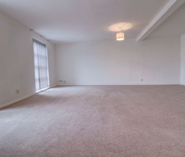 4 bedroom flat to rent - Photo 2