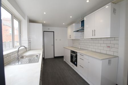 Gordon Street, Kettering, Northamptonshire, NN16 - Photo 4