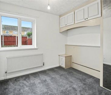 2 bedroom ground floor flat to rent - Photo 3