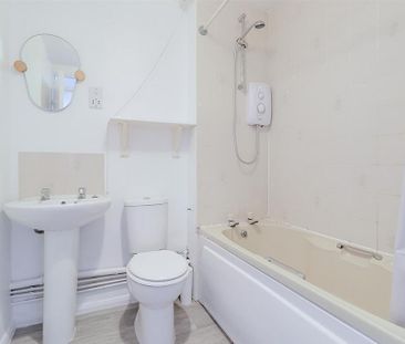 2 bedroom flat to rent - Photo 6