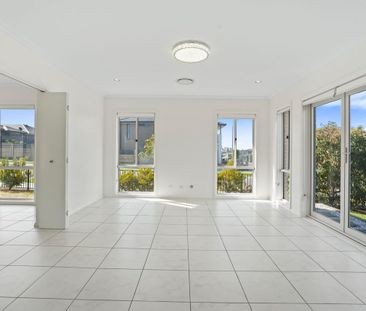 Stunning 4 Bedroom Family Home - Photo 3