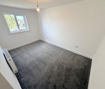 3 bedroom end of terrace house to rent - Photo 4