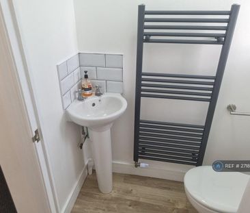 2 bedroom semi-detached house to rent - Photo 4