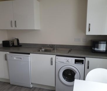 2 bedroom flat to rent - Photo 6