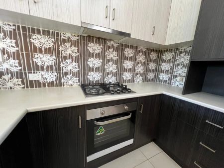 “Modern Comfort | Effortless Living | Superb Location” - Photo 4