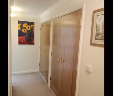 3 Bed Penthouse, Pennine Court, CR0 - Photo 6