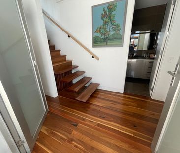 Yarraville - Photo 1