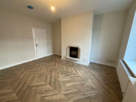 2 bedroom House To Let Total Size: 689 SQ FT - Photo 2