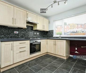 2 bedroom terraced house to rent - Photo 4