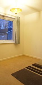 1 bedroom Flat To Let - Photo 3