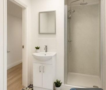 1 bedroom in a house share to rent - Photo 3