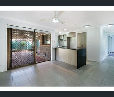 11 Moana Cr, Birkdale, Qld 4159 - Photo 5