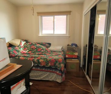 For Lease - 2 Cora Crescent Unit# Main, Toronto, Ontario - Photo 5