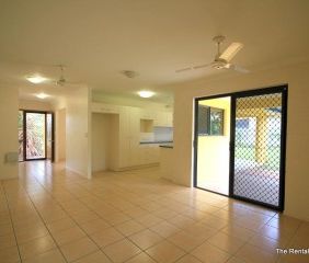 LARGE YARD - GREAT LOCATION - Photo 5