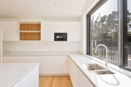 Luxury 5 bedroom Detached House for rent in Oeiras, Lisbon - Photo 4