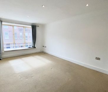 Times Square, Tunbridge Wells - Photo 3