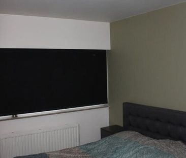 Te huur: gerenoveerd appartement op bovenste verdieping nabij centr... - Photo 3