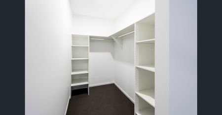 Luxury Living in Coral Cove - Light, Bright & Airy - Photo 3