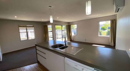 YALDHURST - THREE BEDROOMS, TWO BATHROOMS, DOUBLE GARAGE, FENCED - Photo 2