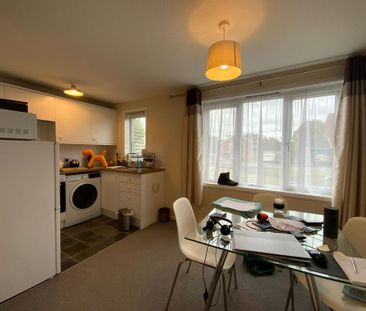 1 bedroom ground floor flat to rent - Photo 2