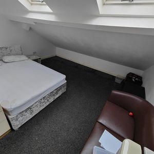 Studio Flat, Tyndale Street, LE3 - Photo 2