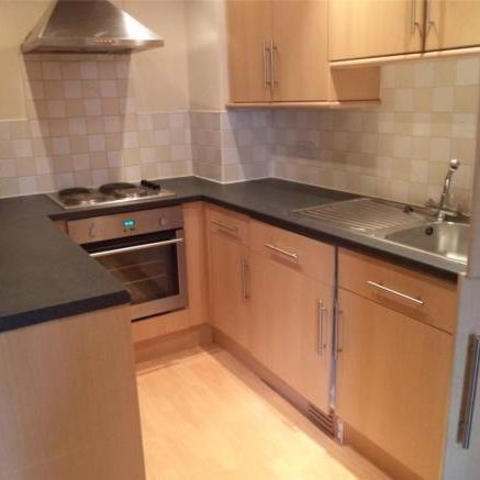 3 bedroom ground floor flat to rent - Photo 1