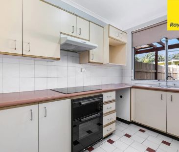 3 Bedroom Townhouse Quietly Nested in Back of the Complex! - Photo 5