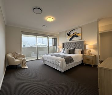 8 Saltbush Way, Gables NSW 2765 - House For Rent | Domain - Photo 3