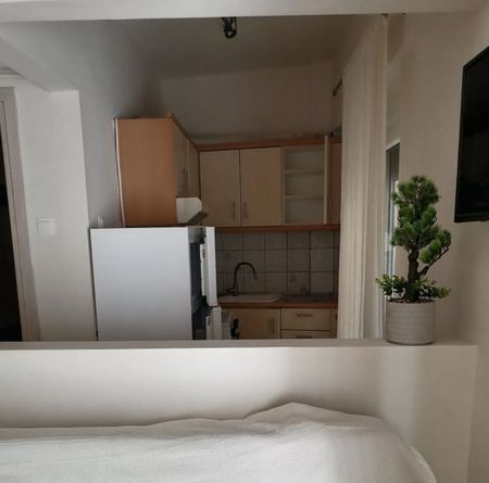 Studio/Γκαρσονιέρα για ενοικίαση Έξι Δρόμοι (Λάρισα) - Photo 2