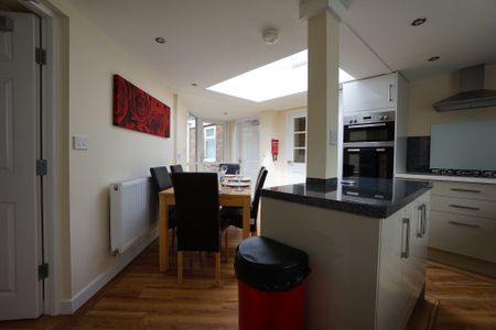 Roe Lane Room 4 - Photo 5