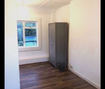 Studio Flat, Norbroke Street, W12 - Photo 3