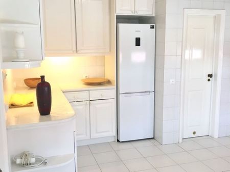 Apartamento de topo com grandes varandas e vista frontal de mar, perto da praia. - Photo 2