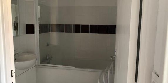 Location Appartement 1 pièce 31m² LILLE 59000 - Photo 2