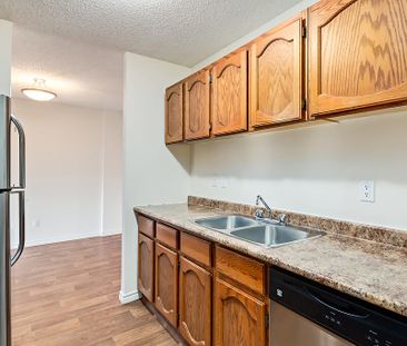 1825 Woodview Dr SW, Calgary - Photo 6